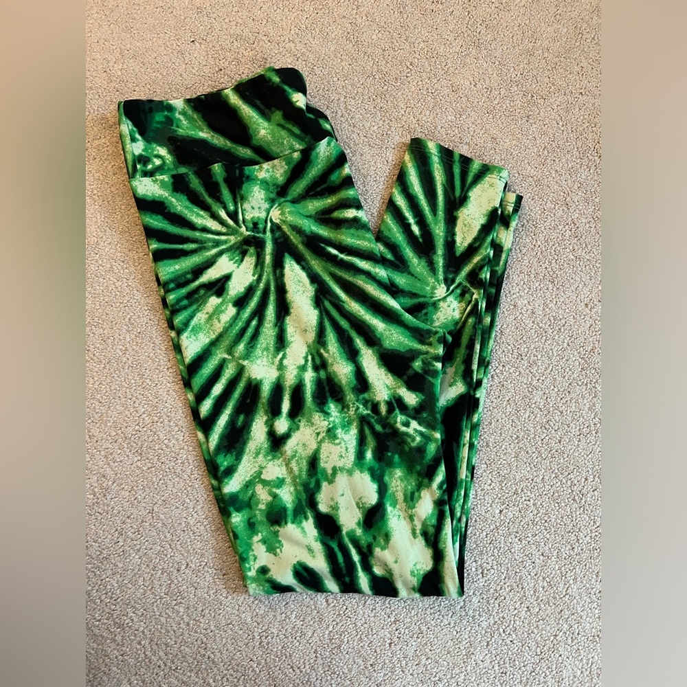 Green and black Tie Die LuLaroe Leggings TC St. Patrick’s
